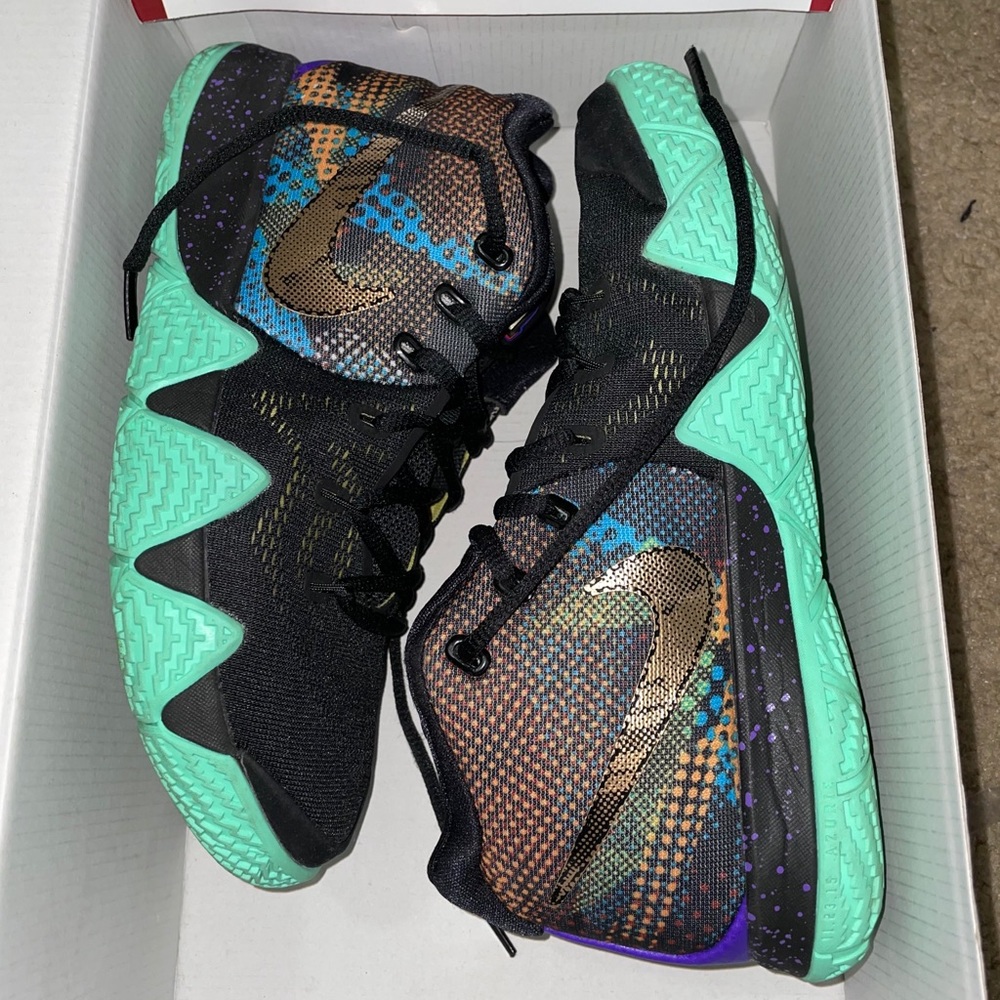 Kyrie 4 Mamba